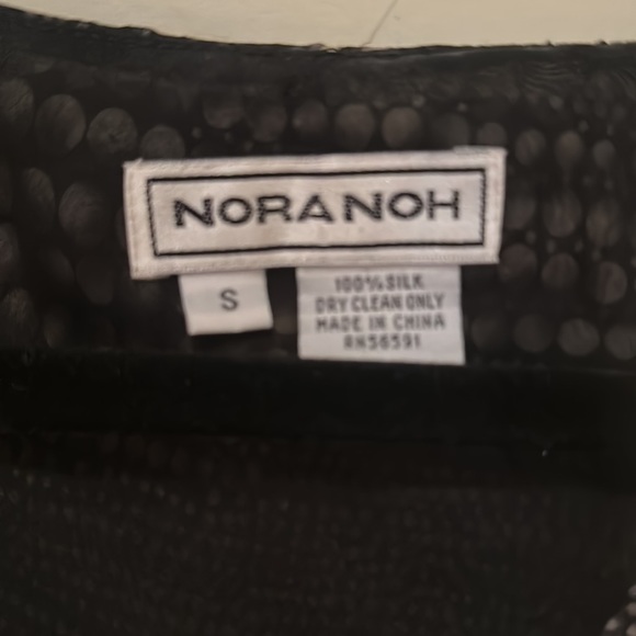 Nora Noh 100% Silk tank - Picture 2 of 4